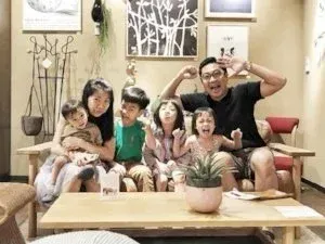 jason Ho and kids.